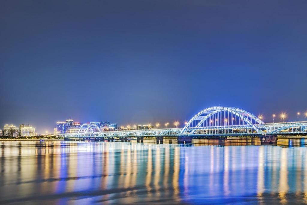 Ramada Plaza By Wyndham Hangzhou Riverside Exterior foto