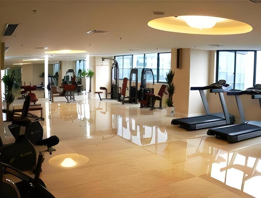 Ramada Plaza By Wyndham Hangzhou Riverside Exterior foto